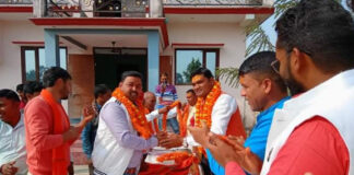 Hitesh Vishwakarma: This small-time entrepreneur has helped over 700 poor children get admission in reputed schools using RTE Act Hitesh Vishwakarma: This small-time entrepreneur has helped over 700 poor children get admission in reputed schools using RTE Act