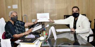 Renowned film Producer Ali Akbar Sultan Ahmed was called upon by Uttar Pradesh Governor to discuss the issues related to awareness of Ganga River Renowned film Producer Ali Akbar Sultan Ahmed was called upon by Uttar Pradesh Governor to discuss the issues related to awareness of Ganga River