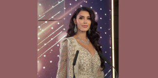 Glamorous Deana Uppal hosts the prestigious Asian Achievers Awards-World Media Network Glamorous Deana Uppal hosts the prestigious Asian Achievers Awards-World Media Network