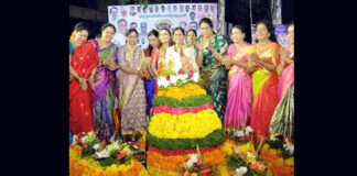 Zilla Parishad Chairperson Patlolla Manjusree Jaipal Reddy hosts Bathukamma Celebrations at ZP Head Office, Sangareddy